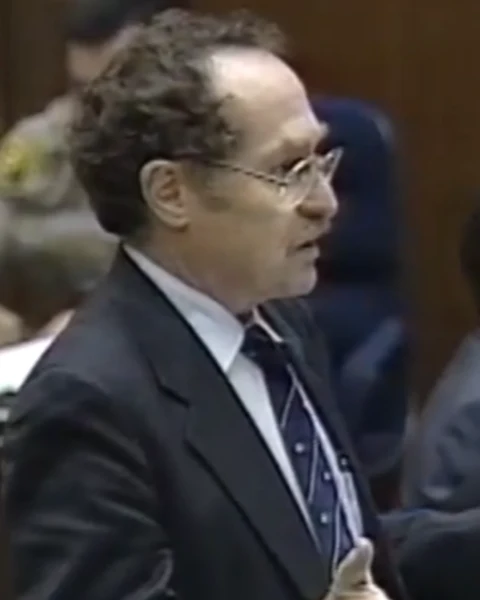 Courtroom still of Alan Dershowitz.