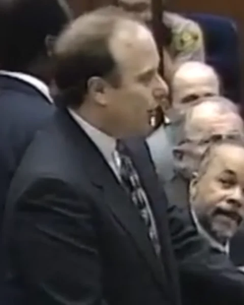 Courtroom still of Alan Yochelson.