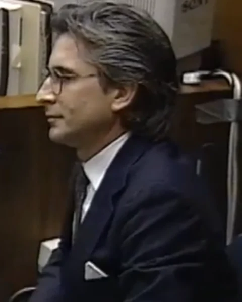 Courtroom still of Carl Colby.